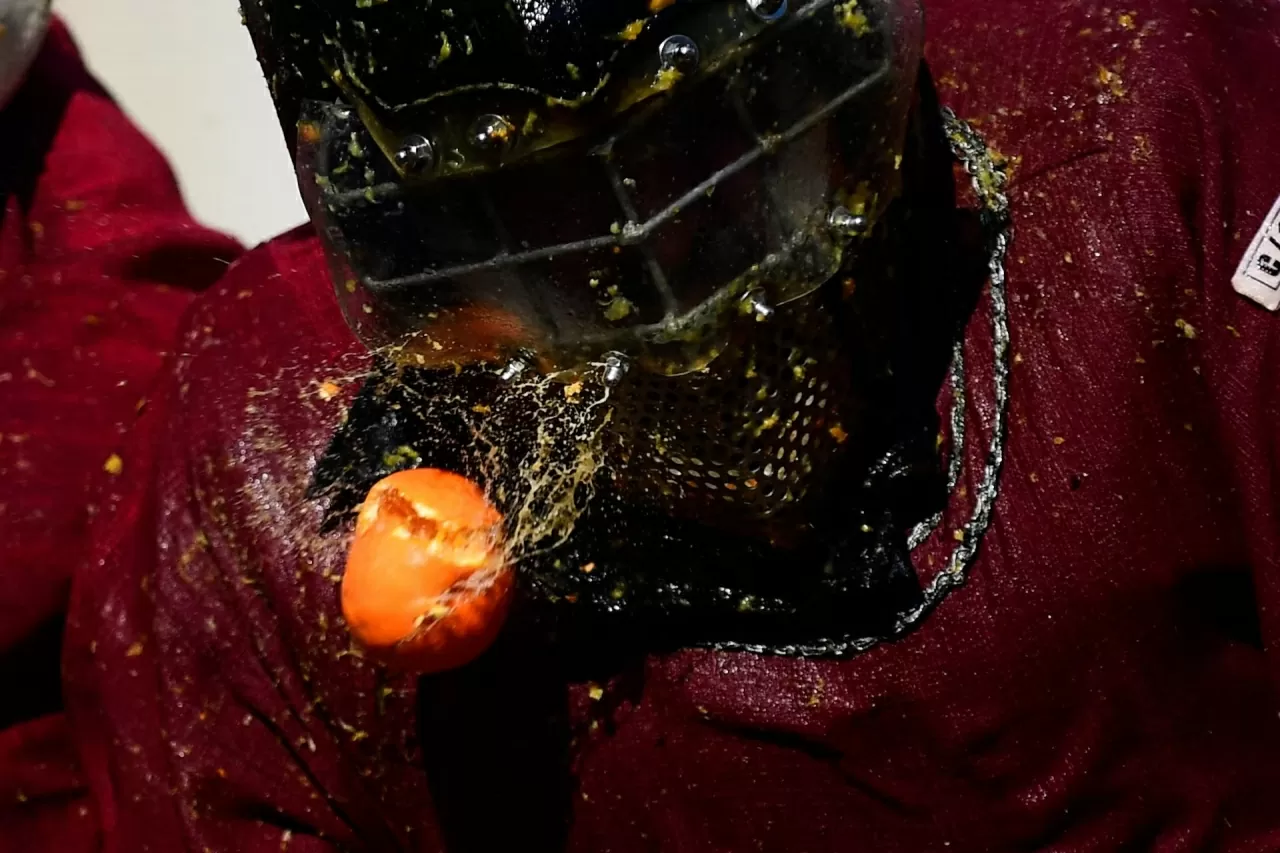 Lễ hội ném cam náo nhiệt ở Italy Lễ hội ném cam náo nhiệt ở Italy