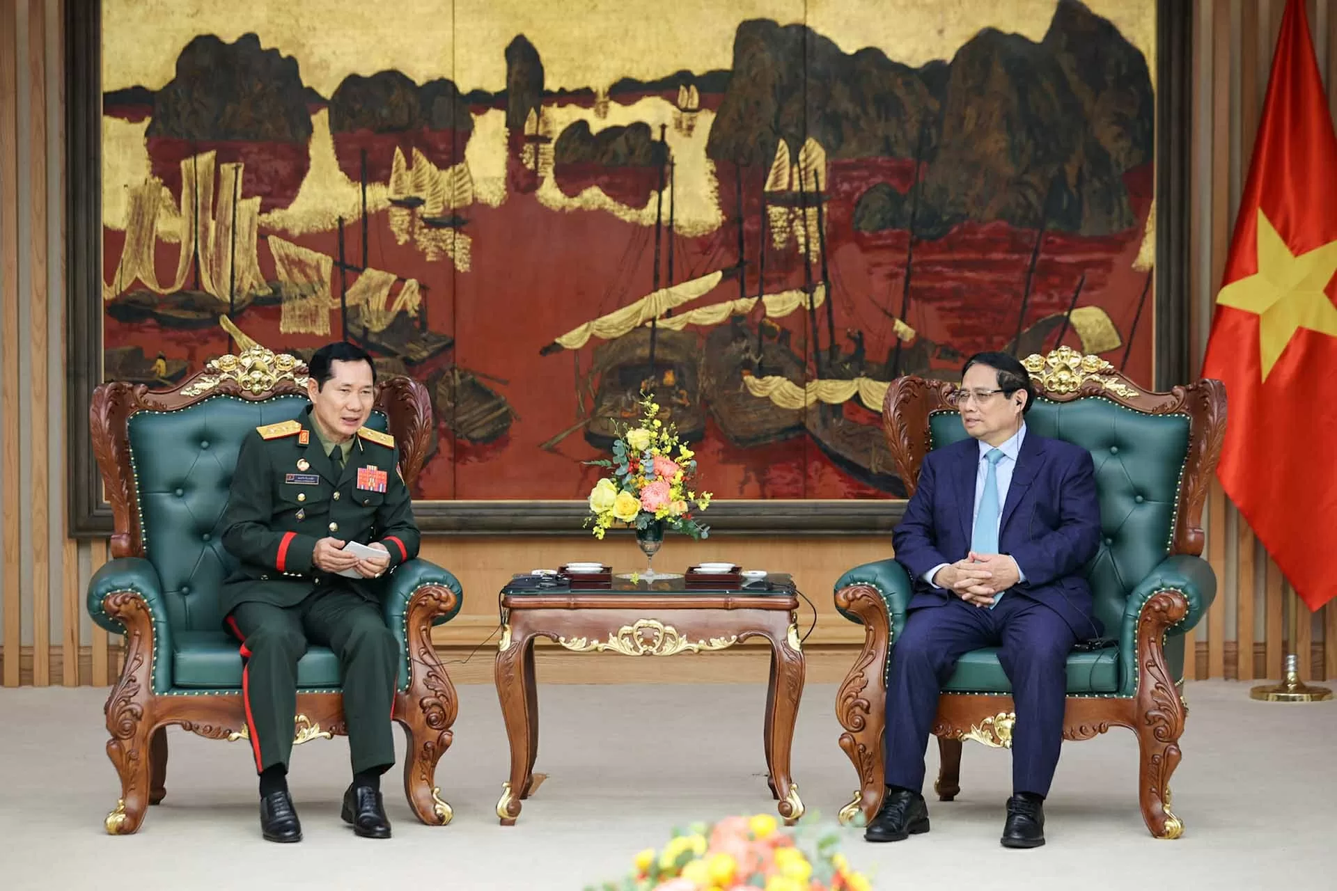 Thủ tướng Phạm Minh Chính tiếp Trung tướng Saichay Kommasith, Thứ trưởng Bộ Quốc phòng, Tổng Tham mưu trưởng Quân đội Nhân dân Lào. (Nguồn: VGP)