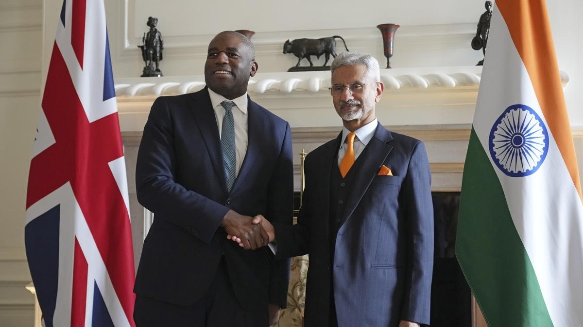 Ngoại trưởng Ấn Độ thăm Anh: Bàn chuyện thúc đẩy quan hệ song phương, tương lai cho FTA