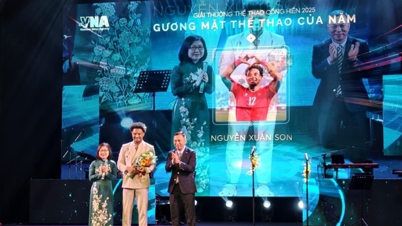 hinh anh tien dao xuan son du le trao giai vinh danh cac nghe si van dong vien xuat sac