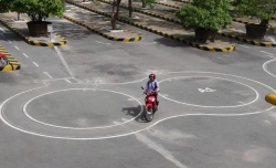 Từ ngày 1/3/2025, trượt lý thuyết sát hạch giấy phép lái xe vẫn được thi các phần còn lại