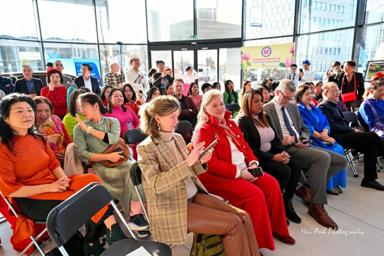 Ra mắt Câu lạc bộ Di sản áo dài Việt Nam tại Hà Lan