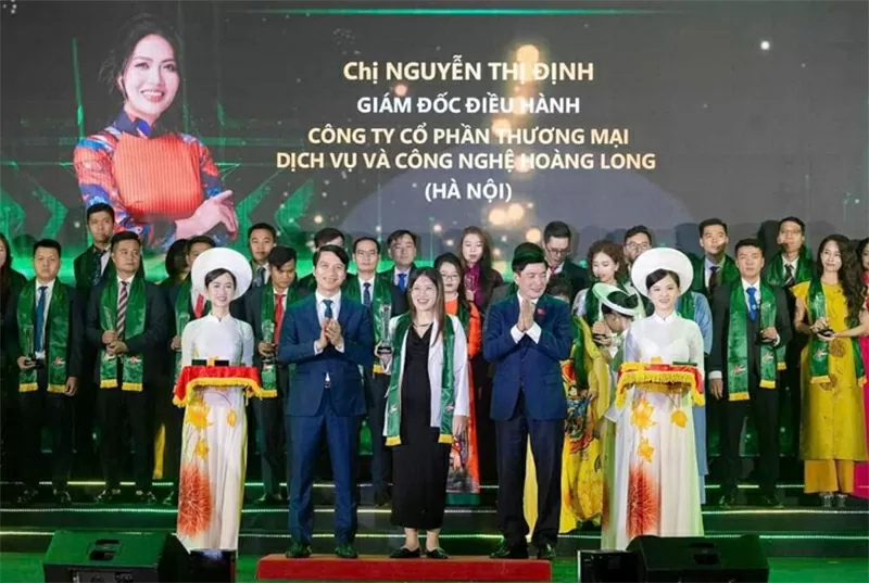 Chị Định là minh chứng của nữ doanh nhân gắn liền tinh thần vì cộng đồng. Chị Định là minh chứng của nữ doanh nhân gắn liền tinh thần vì cộng đồng.
