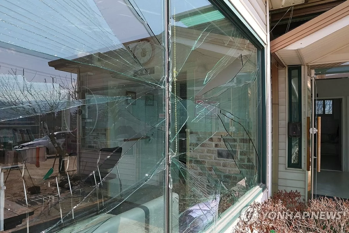 Tai nạn chưa từng có: Chiến đấu cơ của Không quân Hàn Quốc 'thả nhầm' 8 quả bom gần thủ đô Seoul, 15 người bị thương