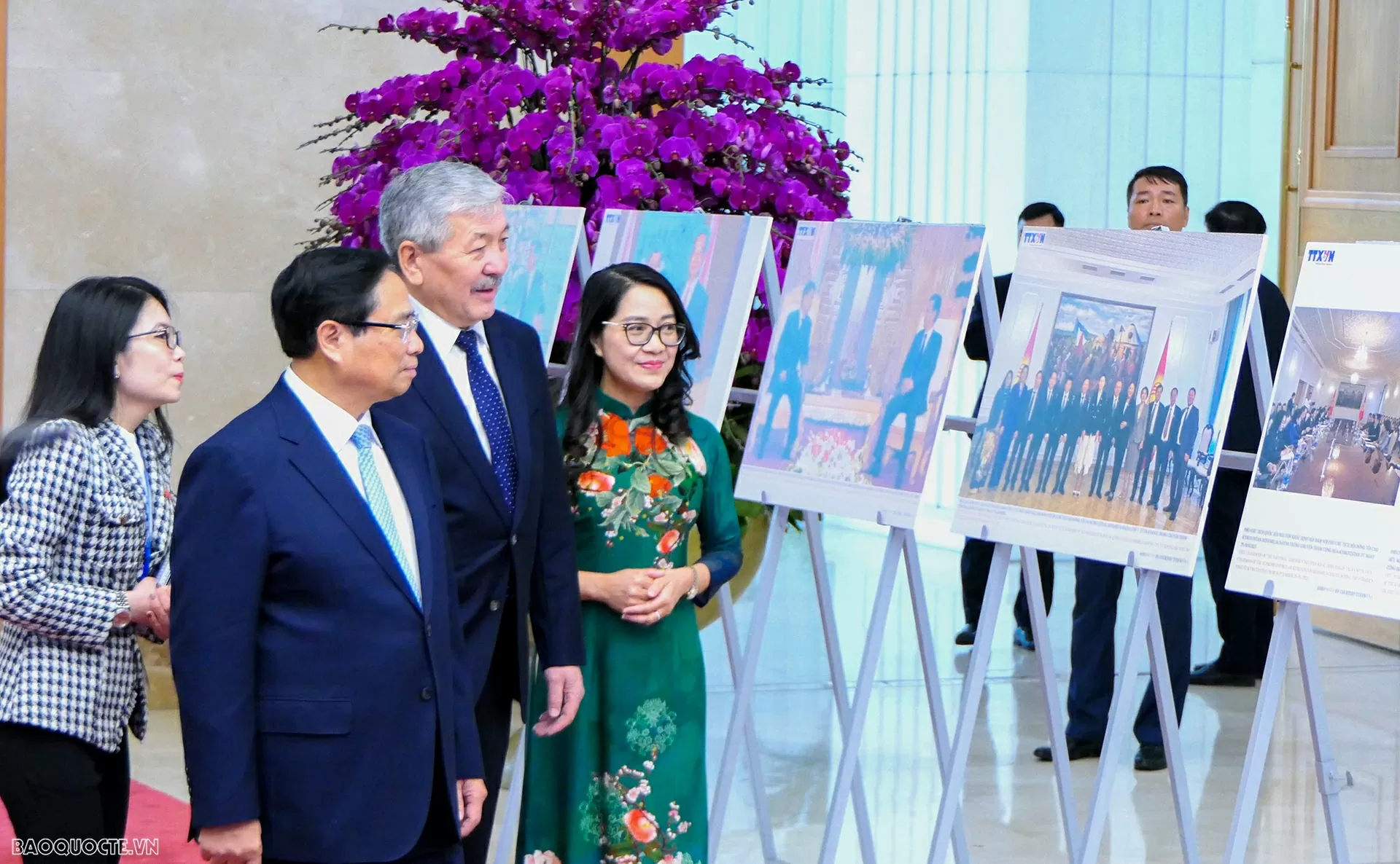 Thủ tướng Chính phủ Phạm Minh Chính chủ trì lễ đón Thủ tướng Kyrgyzstan Adylbek Kasimalyev thăm chính thức Việt Nam