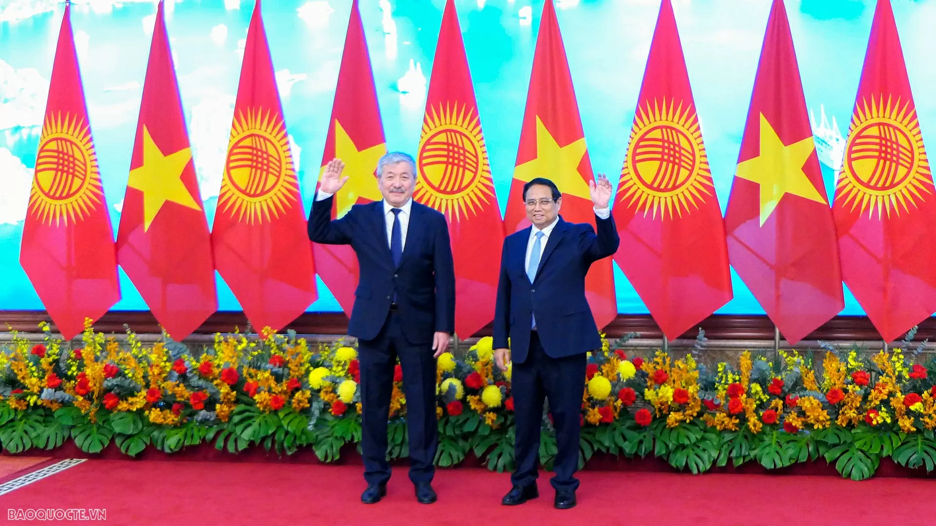 Sáng nay 6/3, tại Phủ Chủ tịch, Thủ tướng Chính phủ Phạm Minh Chính chủ trì lễ đón Thủ tướng Kyrgyzstan Adylbek Kasimalyev thăm chính thức Việt Nam từ ngày 6-7/3. (Ảnh: Thành Long)