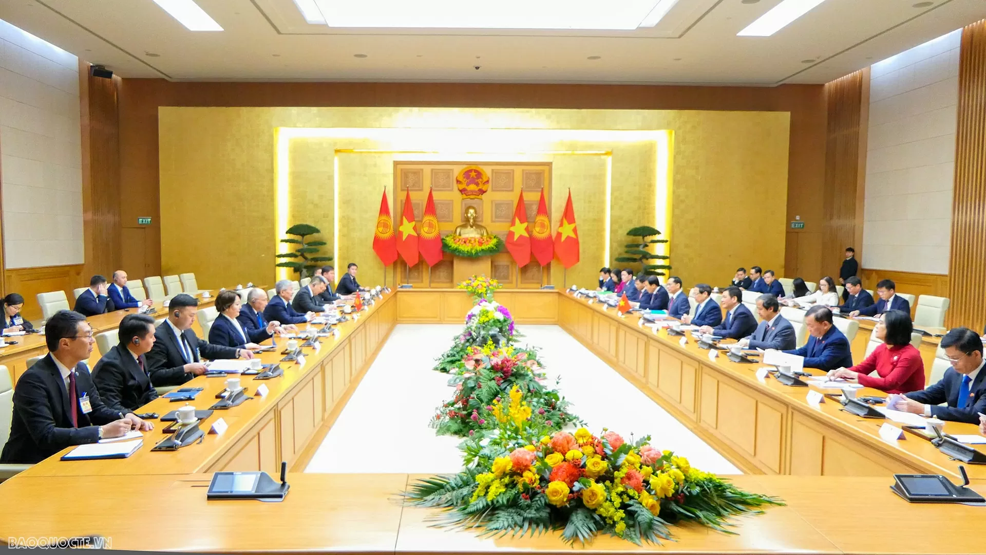 Thủ tướng Chính phủ Phạm Minh Chính chủ trì lễ đón Thủ tướng Kyrgyzstan Adylbek Kasimalyev thăm chính thức Việt Nam