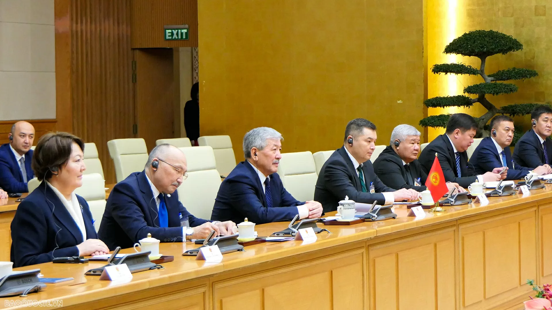 Thủ tướng Chính phủ Phạm Minh Chính chủ trì lễ đón Thủ tướng Kyrgyzstan Adylbek Kasimalyev thăm chính thức Việt Nam