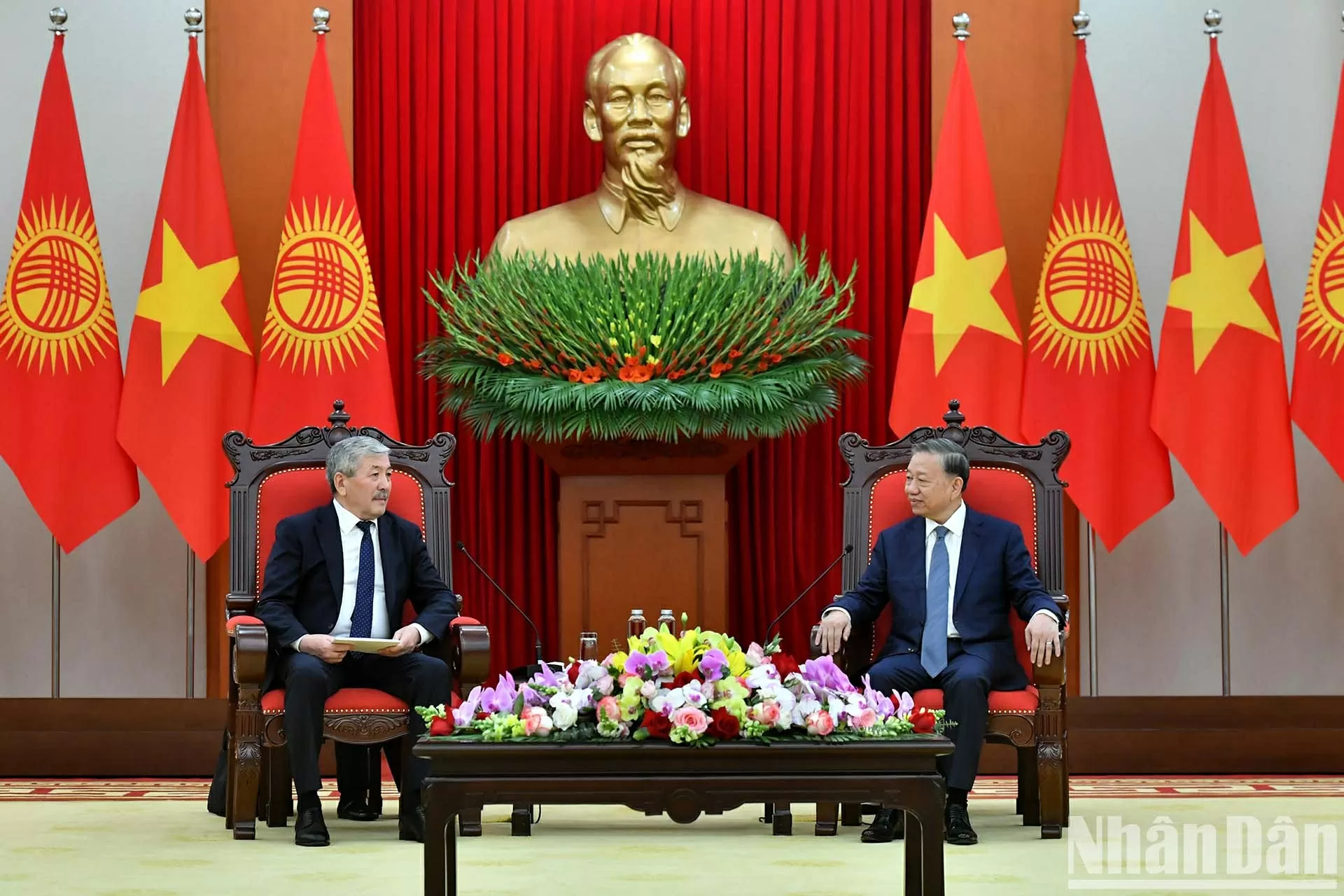 Tổng Bí thư Tô Lâm tiếp Thủ tướng Cộng hòa Kyrgyzstan Adylbek Kasimalyev. (Nguồn: Báo Nhân dân)