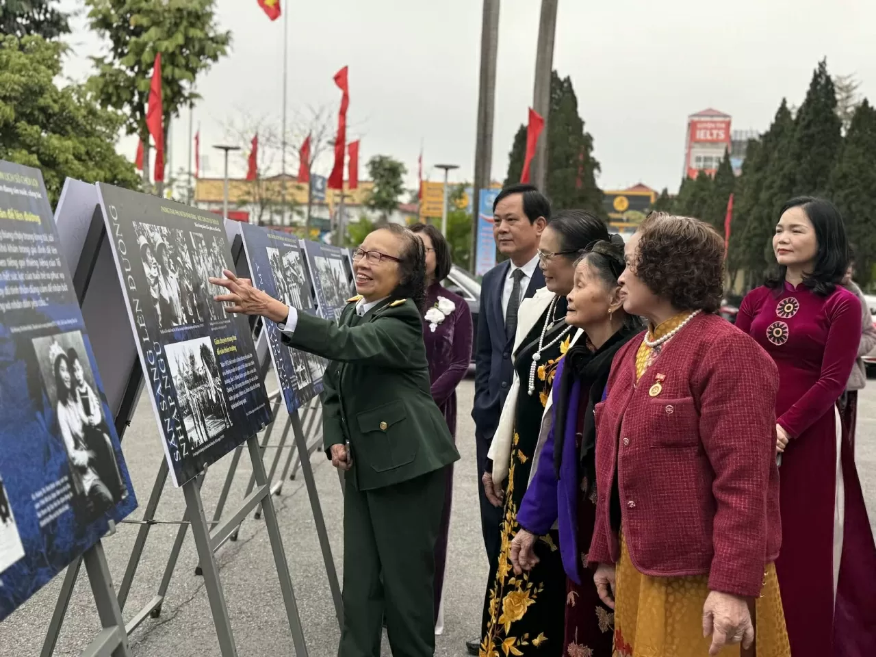 Hội thảo ‘Phong trào Phụ nữ Ba đảm đang - Giá trị lịch sử và thời đại’