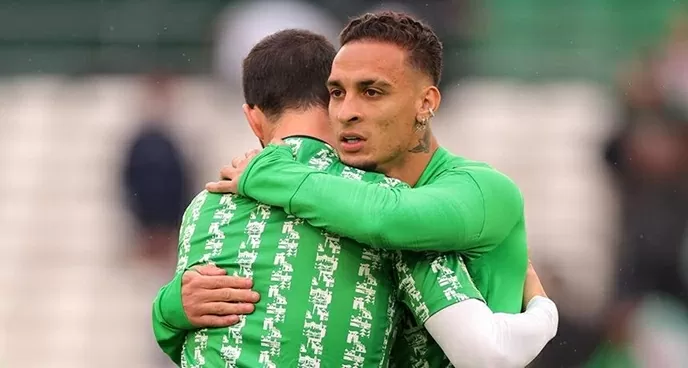 Tiếp tục hồi sinh phong độ, Antony lại kiến tạo Tiếp tục hồi sinh phong độ, Antony lại kiến tạo