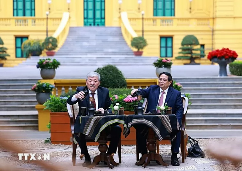 Thủ tướng Việt Nam và Kyrgyzstan thăm Khu Di tích Chủ tịch Hồ Chí Minh