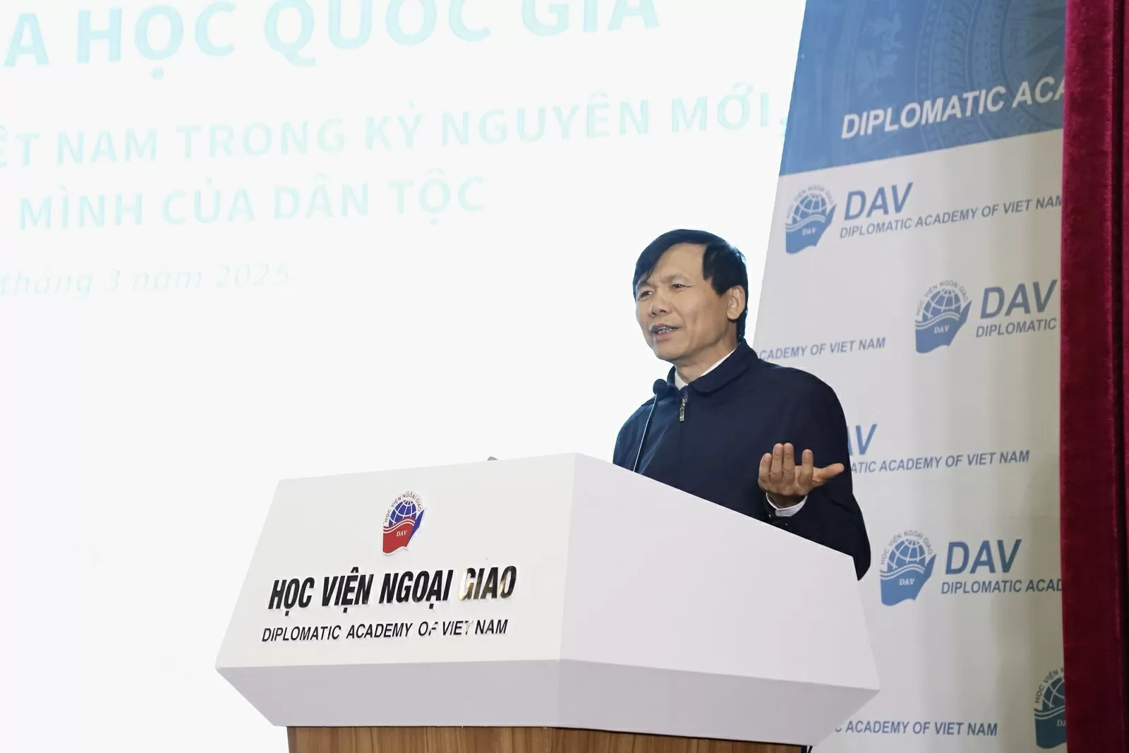 Hội thảo khoa học quốc gia 'Đối ngoại và ngoại giao Việt Nam trong kỷ nguyên mới, kỷ nguyên vươn mình của dân tộc' khai mạc tại Hà Nội