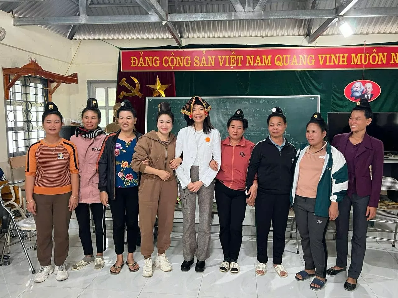 Để phụ nữ tham gia và dẫn đầu kỷ nguyên số Để phụ nữ tham gia và dẫn đầu kỷ nguyên số