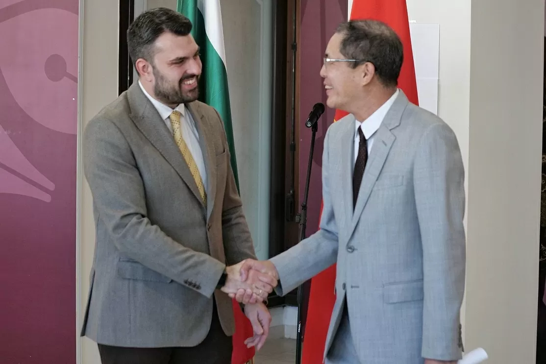 Triển lãm ảnh kỷ niệm 75 thiết lập quan hệ ngoại giao Việt Nam-Bulgaria tại Sofia Triển lãm ảnh kỷ niệm 75 thiết lập quan hệ ngoại giao Việt Nam-Bulgaria tại Sofia