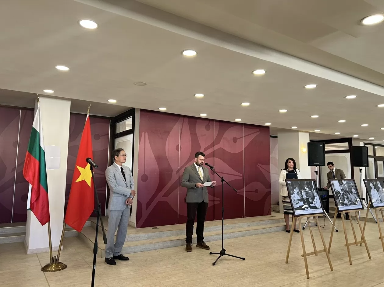Triển lãm ảnh kỷ niệm 75 thiết lập quan hệ ngoại giao Việt Nam-Bulgaria tại Sofia
