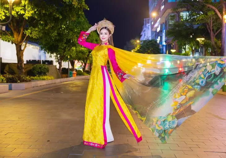 Hoa hậu Điện ảnh TP. Hồ Chí Minh Sella Trương duyên dáng trong tà áo dài Hoa hậu Điện ảnh TP. Hồ Chí Minh Sella Trương duyên dáng trong tà áo dài