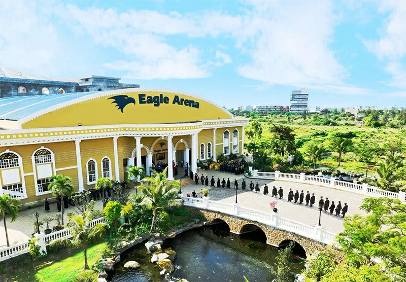 Hàng năm, hơn 90% học sinh tốt nghiệp tại APU nhận học bổng tuyển thẳng vào các trường đại học uy tín thế giới với tổng giá trị học bổng mỗi năm hơn 25 triệu USD mà không cần phải chứng minh điểm IELTS,  tú tài IB, ACT hoặc SAT.