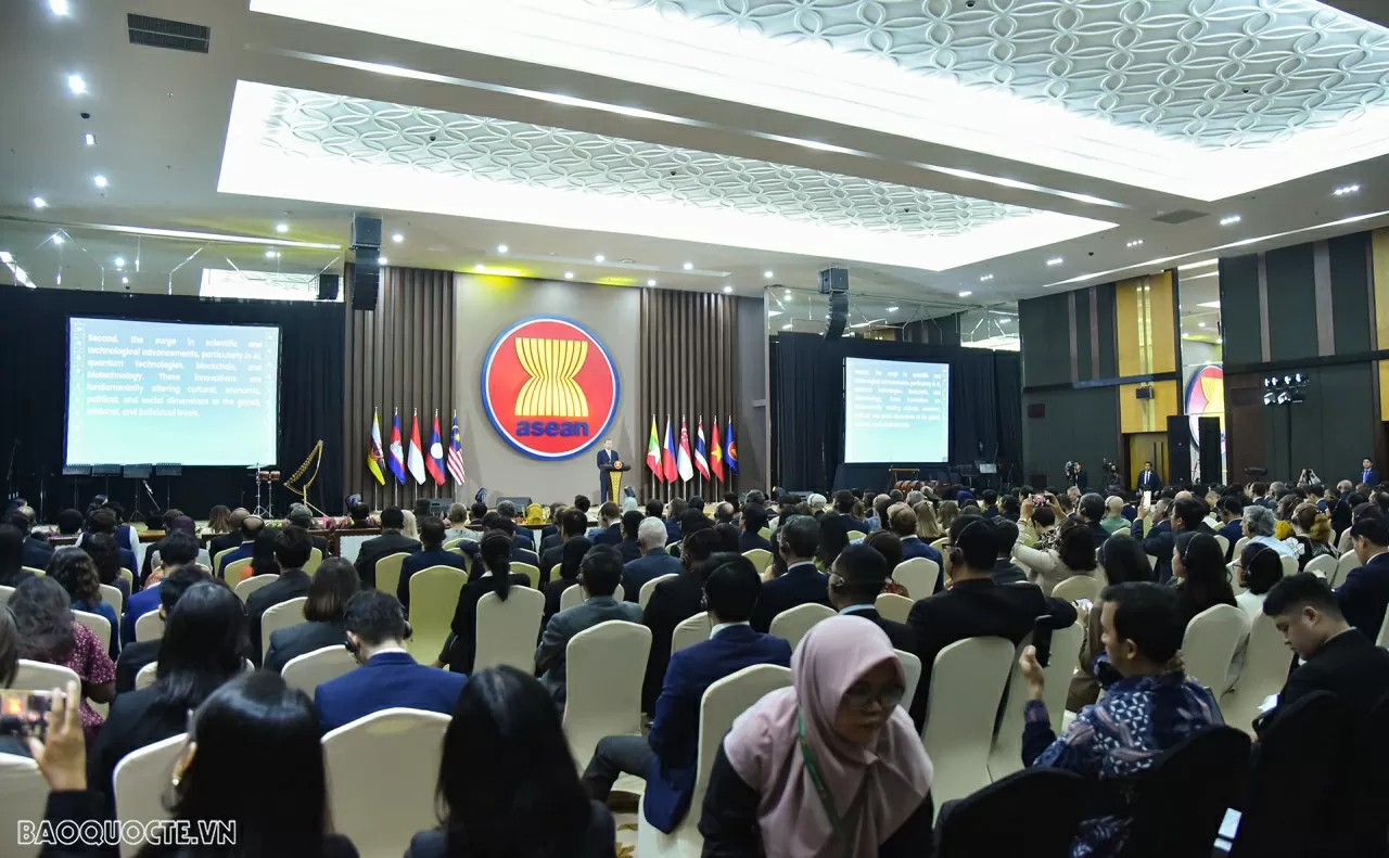 Tổng Bí thư Tô Lâm và Phu nhân dự Lễ kỷ niệm 30 năm Việt Nam gia nhập ASEAN Tổng Bí thư Tô Lâm và Phu nhân dự Lễ kỷ niệm 30 năm Việt Nam gia nhập ASEAN