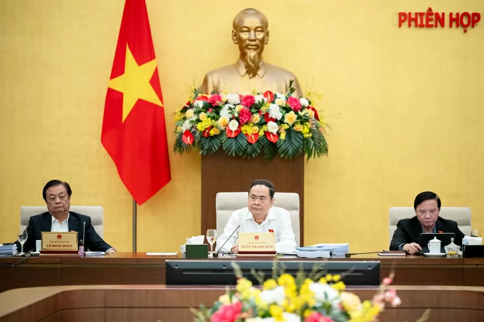 Ủy ban Thường vụ Quốc hội .....