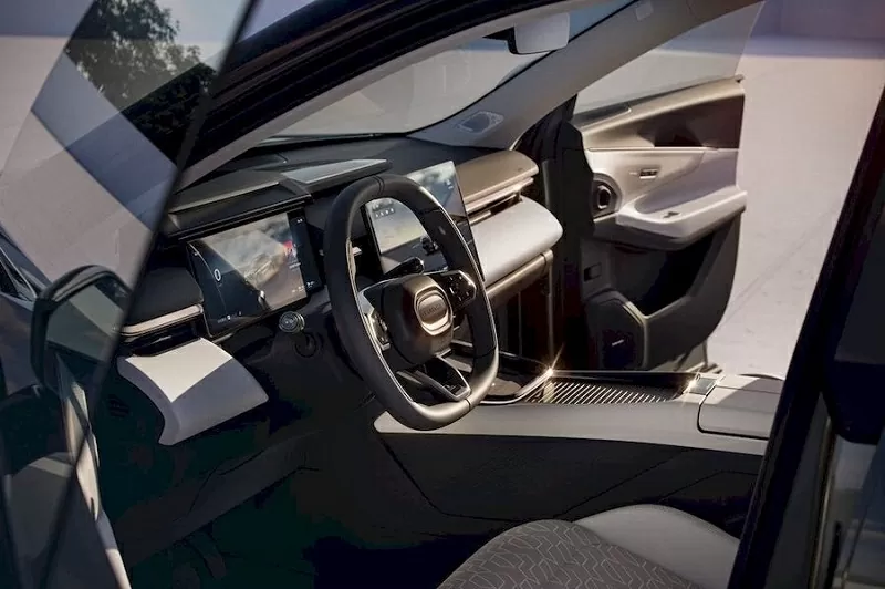 Lynk & Co 08 sở hữu không gian nội thất cao cấp và hiện đại