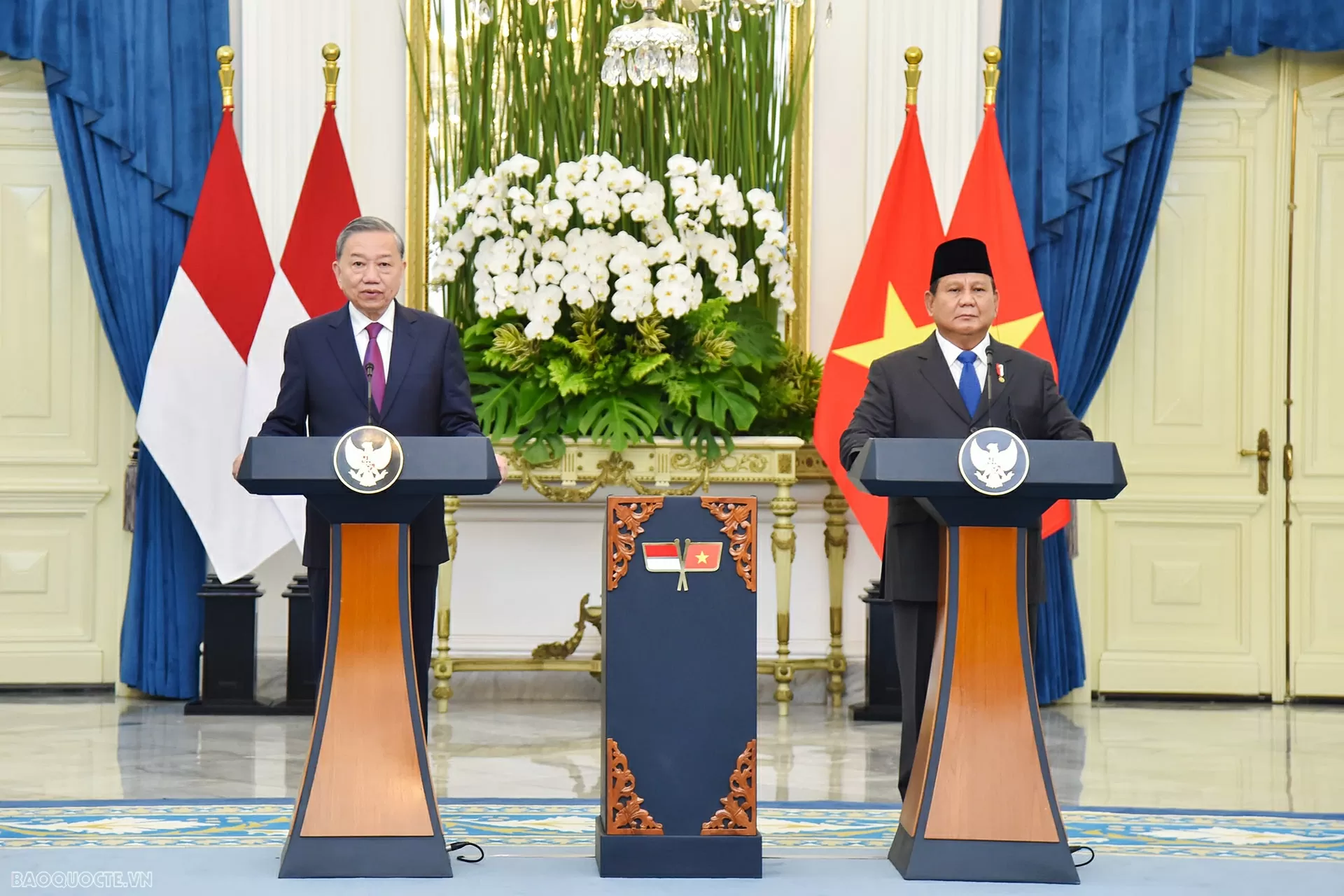 Tổng Bí thư Tô Lâm và Tổng thống Indonesia Prabowo Subianto họp báo, chính thức công bố nâng cấp quan hệ Việt Nam-Indonesia lên Đối tác chiến lược toàn diện. (Ảnh: Tuấn Anh)