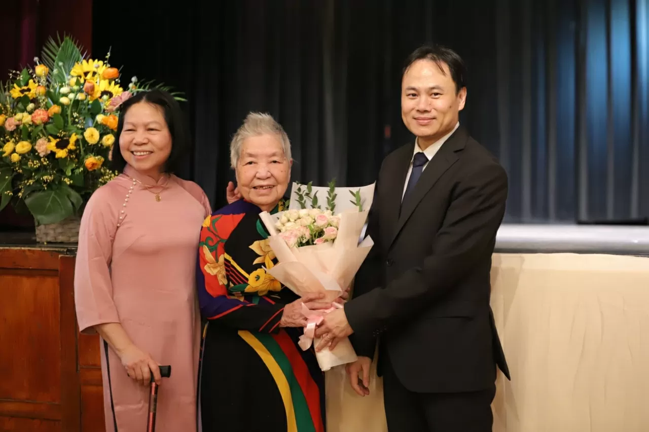 Tôn vinh phụ nữ Việt Nam tại Hungary