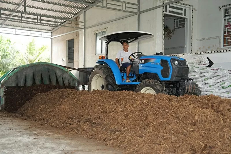 Nhiều sản phẩm hữu ích từ rơm rạ là sáng kiến của Dự án GIC góp phần bảo vệ môi trường và phát triển bền vững. Nhiều sản phẩm hữu ích từ rơm rạ là sáng kiến của Dự án GIC góp phần bảo vệ môi trường và phát triển bền vững.