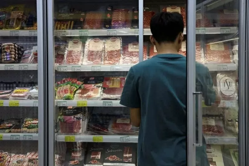 Sau khi sản phẩm nông nghiệp Mỹ bị áp thuế, người dân Trung Quốc có thể cố gắng mua ít hoặc không mua các sản phẩm có xuất xứ từ quốc gia này. (Nguồn: Đầu tư Chứng khoán) Sau khi sản phẩm nông nghiệp Mỹ bị áp thuế, người dân Trung Quốc có thể cố gắng mua ít hoặc không mua các sản phẩm có xuất xứ từ quốc gia này. (Nguồn: Đầu tư Chứng khoán)