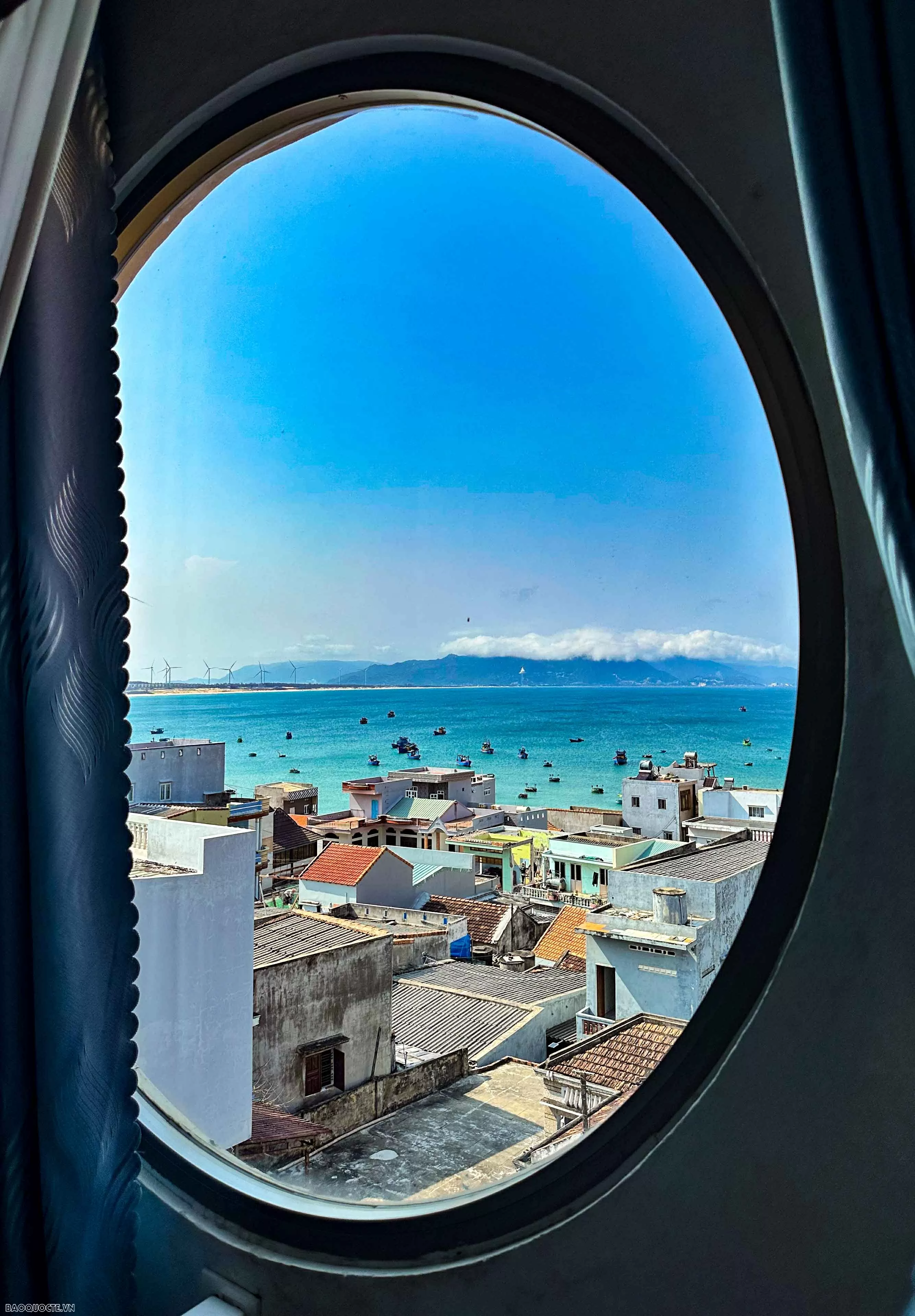 Hè này đừng quên đến làng chài Nhơn Lý - 'Hometown Cha-cha-cha’ phiên bản Việt check-in