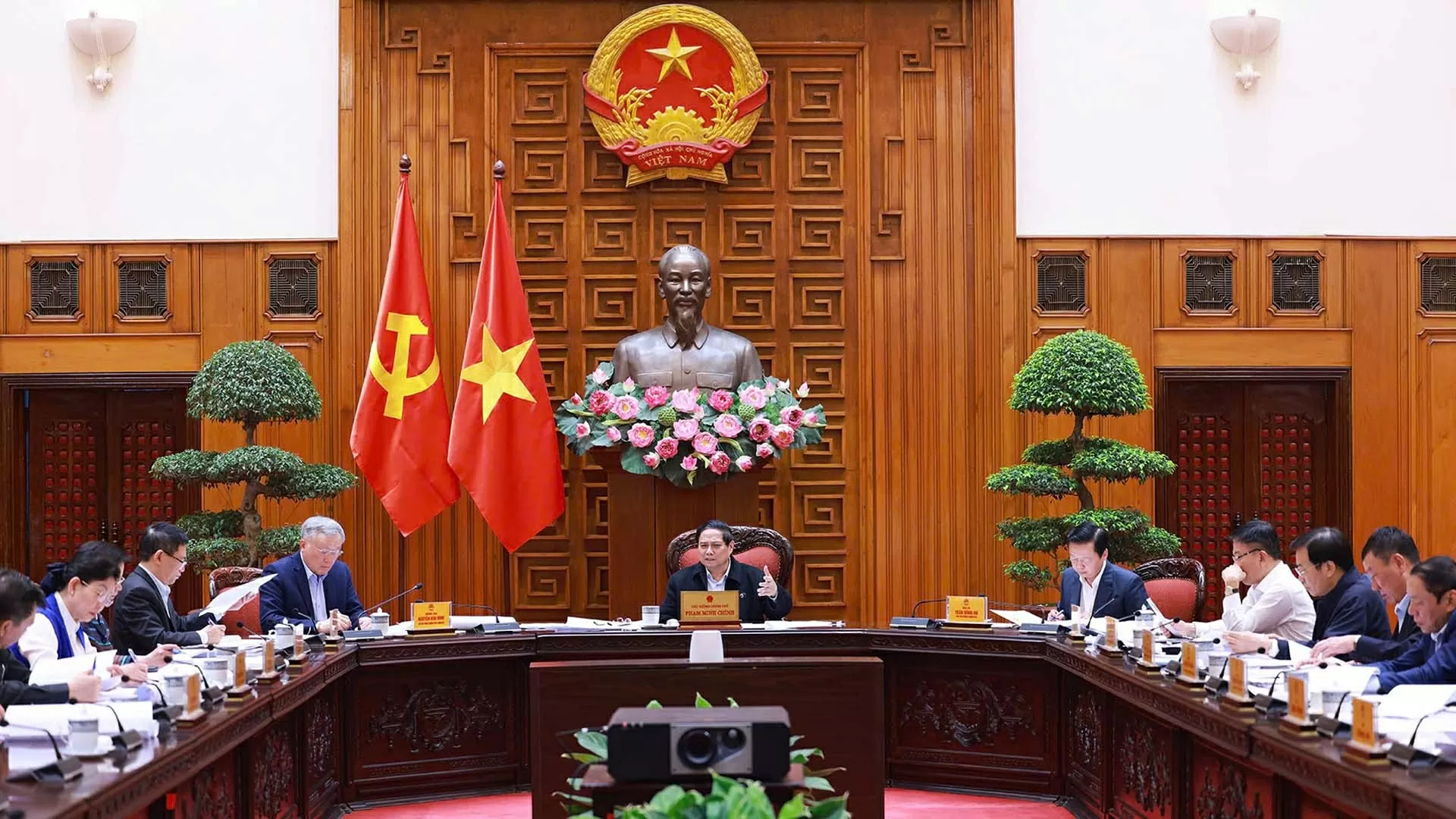 Sắp xếp đơn vị hành chính để chính quyền gần dân hơn, giải quyết công việc nhanh hơn Sắp xếp đơn vị hành chính để chính quyền gần dân hơn, giải quyết công việc nhanh hơn