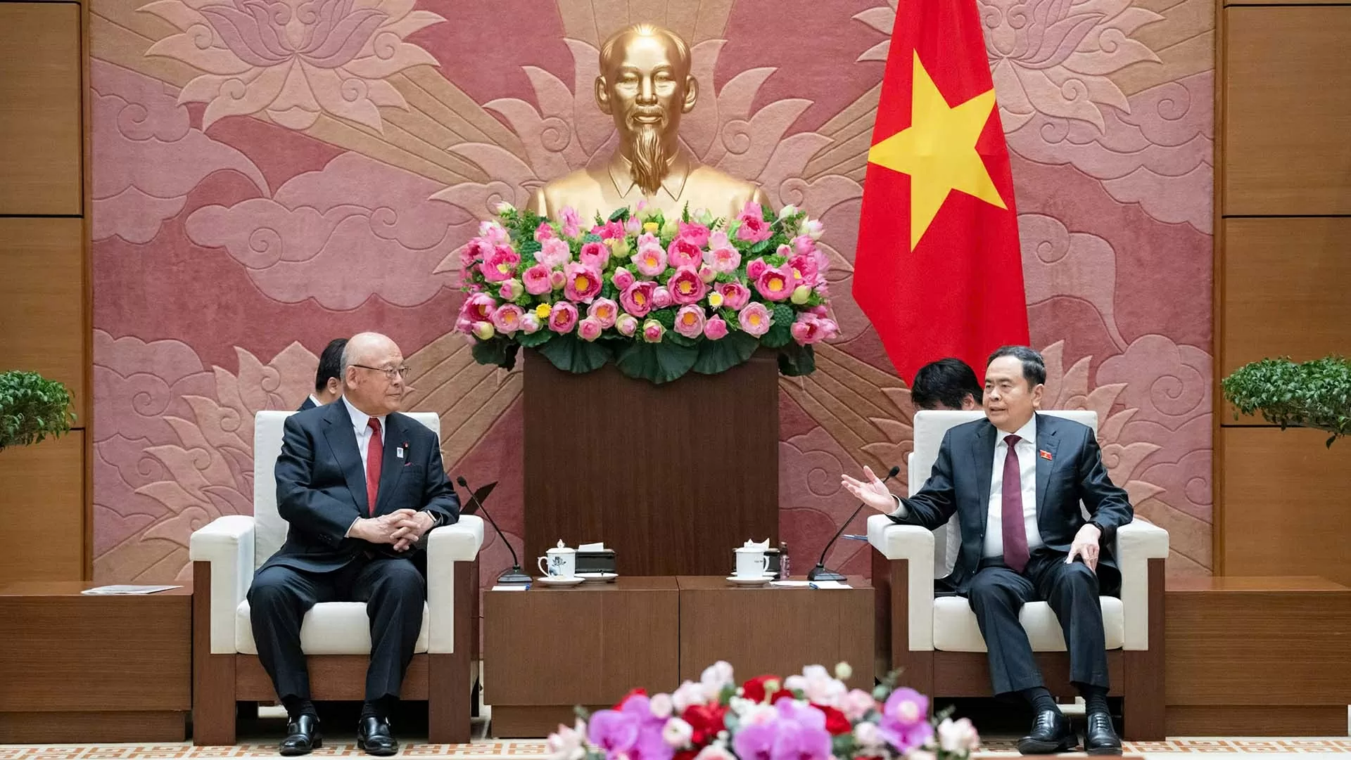 Chủ tịch Quốc hội Trần Thanh Mẫn tiếp Cố vấn đặc biệt Liên minh nghị sĩ hữu nghị Nhật-Việt