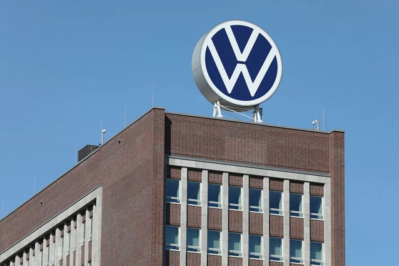 Năm 2024, lợi nhuận ròng của Volkswagen đạt 12,4 tỷ euro (13,4 tỷ USD), giảm 30,6% so với năm 2023, cho dù tổng doanh thu tăng nhẹ, đạt 324,7 tỷ euro. Năm 2024, lợi nhuận ròng của Volkswagen đạt 12,4 tỷ euro (13,4 tỷ USD), giảm 30,6% so với năm 2023, cho dù tổng doanh thu tăng nhẹ, đạt 324,7 tỷ euro.