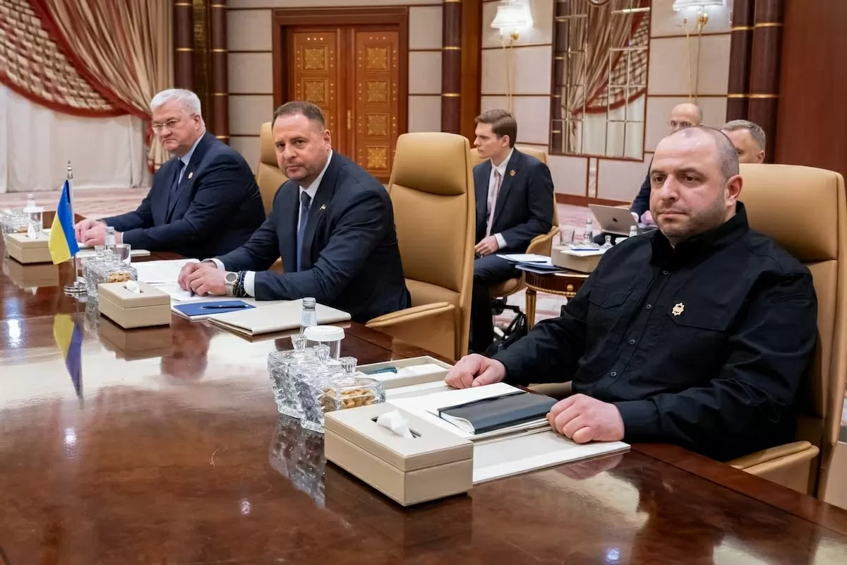Ngoại trưởng Ukraine Andrii Sybiha, Chánh Văn phòng Tổng thống Ukraine Andriy Yermak và Bộ trưởng Quốc phòng Ukraine Rustem Umerov tổ chức cuộc họp với các quan chức Mỹ tại Jeddah, Ả Rập Xê Út, ngày 11 tháng 3 năm 2025. (Nguồn: Reuters)