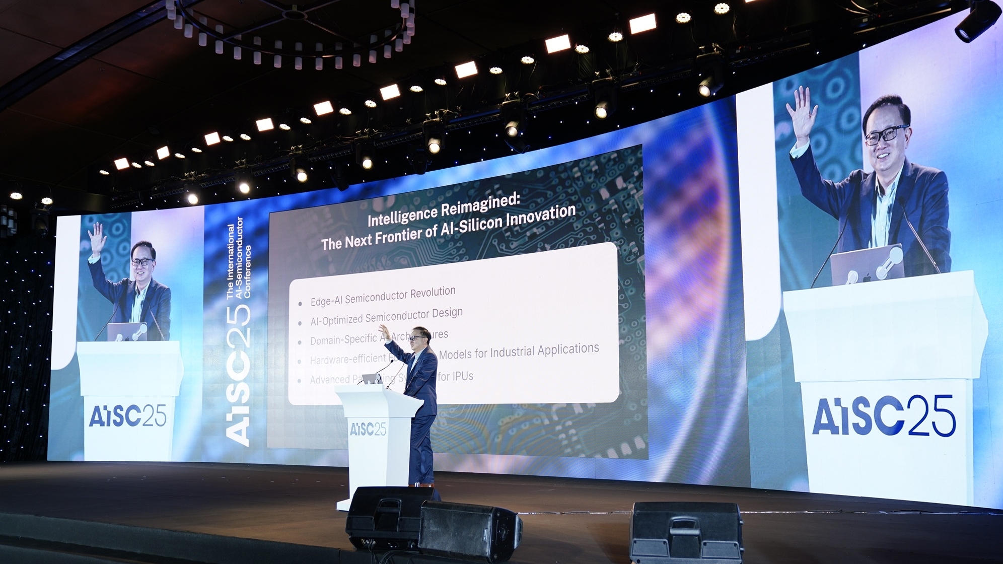 hon 1000 ong lon nganh tri tue nhan tao va ban dan toan cau den viet nam du aisc 2025