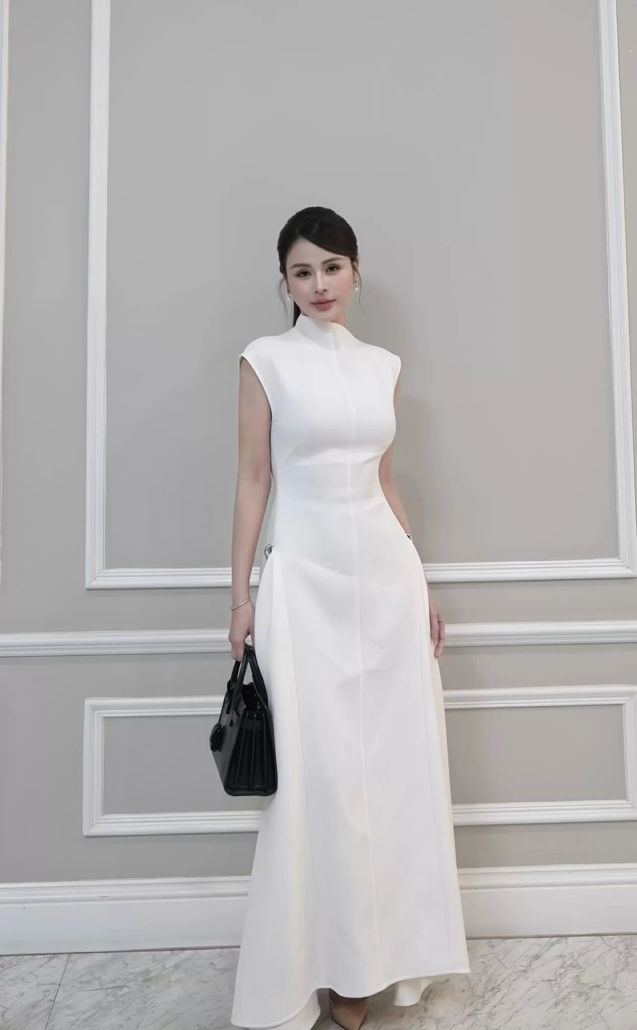 Lương Thu Trang thanh lịch vẫn cuốn hút, Thanh Hương khoe dáng nuột nà