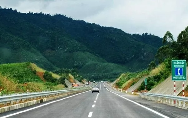 Đường cao tốc Bắc Nam, một trong những dự án tiêu biểu có Tập đoàn Định An tham gia xây dựng. (Nguồn: Doanh nhân Sài Gòn) Đường cao tốc Bắc Nam, một trong những dự án tiêu biểu có Tập đoàn Định An tham gia xây dựng. (Nguồn: Doanh nhân Sài Gòn)