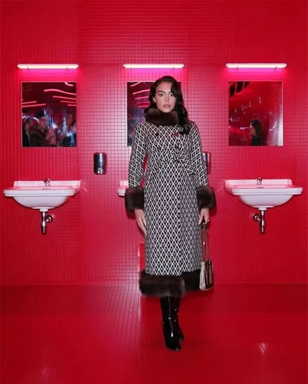 Georgina Rodriguez biến hóa phong cách sang trọng tại Tuần lễ thời trang Paris 2025