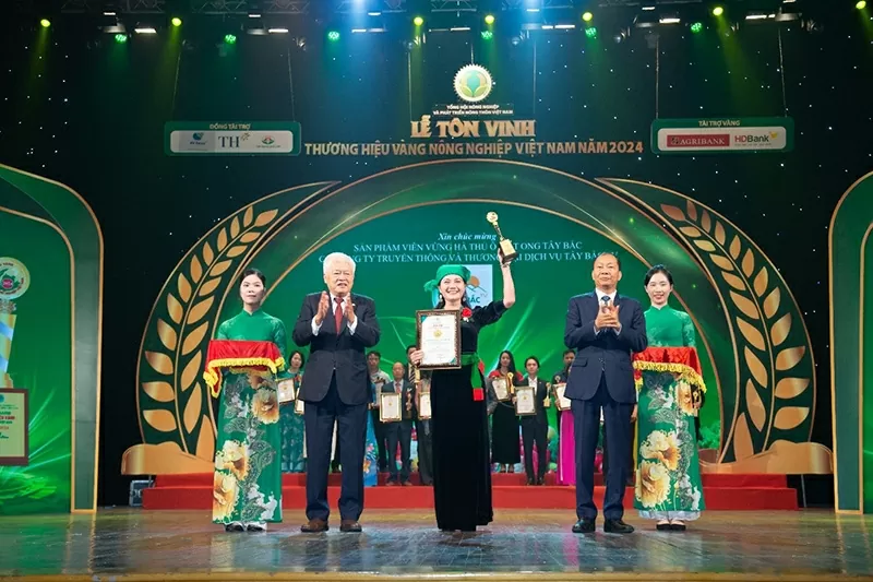 Từ núi rừng Tây Bắc đến nền tảng số: Cô gái Tây Bắc biến sản vật quê hương thành thương hiệu Từ núi rừng Tây Bắc đến nền tảng số: Cô gái Tây Bắc biến sản vật quê hương thành thương hiệu