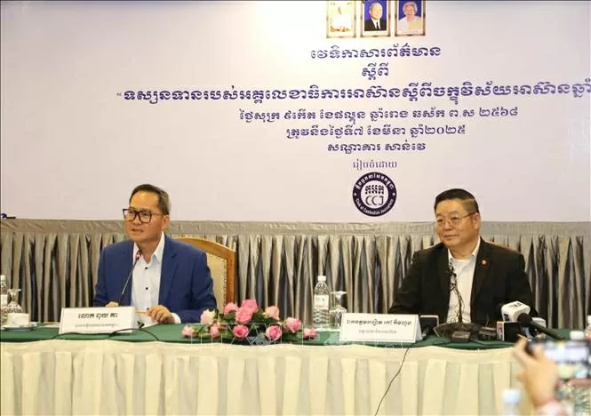 Tổng thư ký Kao Kim Hourn: ASEAN đặt mục tiêu hoàn tất đàm phán COC vào năm 2026 Tổng thư ký Kao Kim Hourn: ASEAN đặt mục tiêu hoàn tất đàm phán COC vào năm 2026