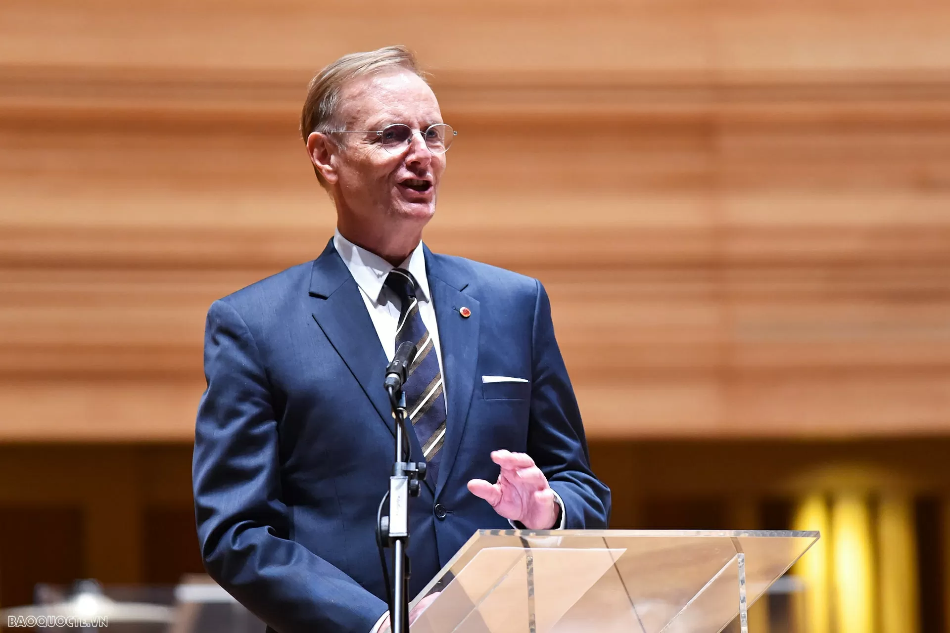 Giáo sư Peter Tornquist, Viện trưởng Nhạc viện Yong Siew Toh Giáo sư Peter Tornquist, Viện trưởng Nhạc viện Yong Siew Toh