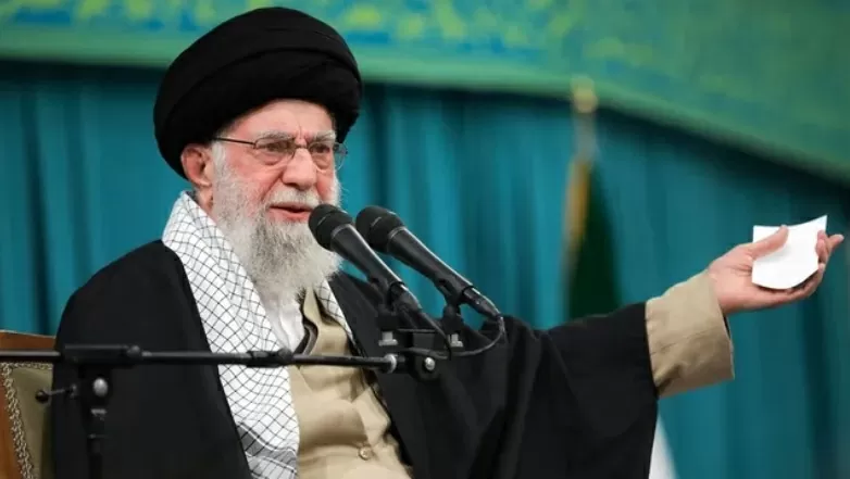 Tổng thống Mỹ gửi thư cảnh báo dùng đến hành động quân sự, Iran phản pháo: 'Thiếu thận trọng'