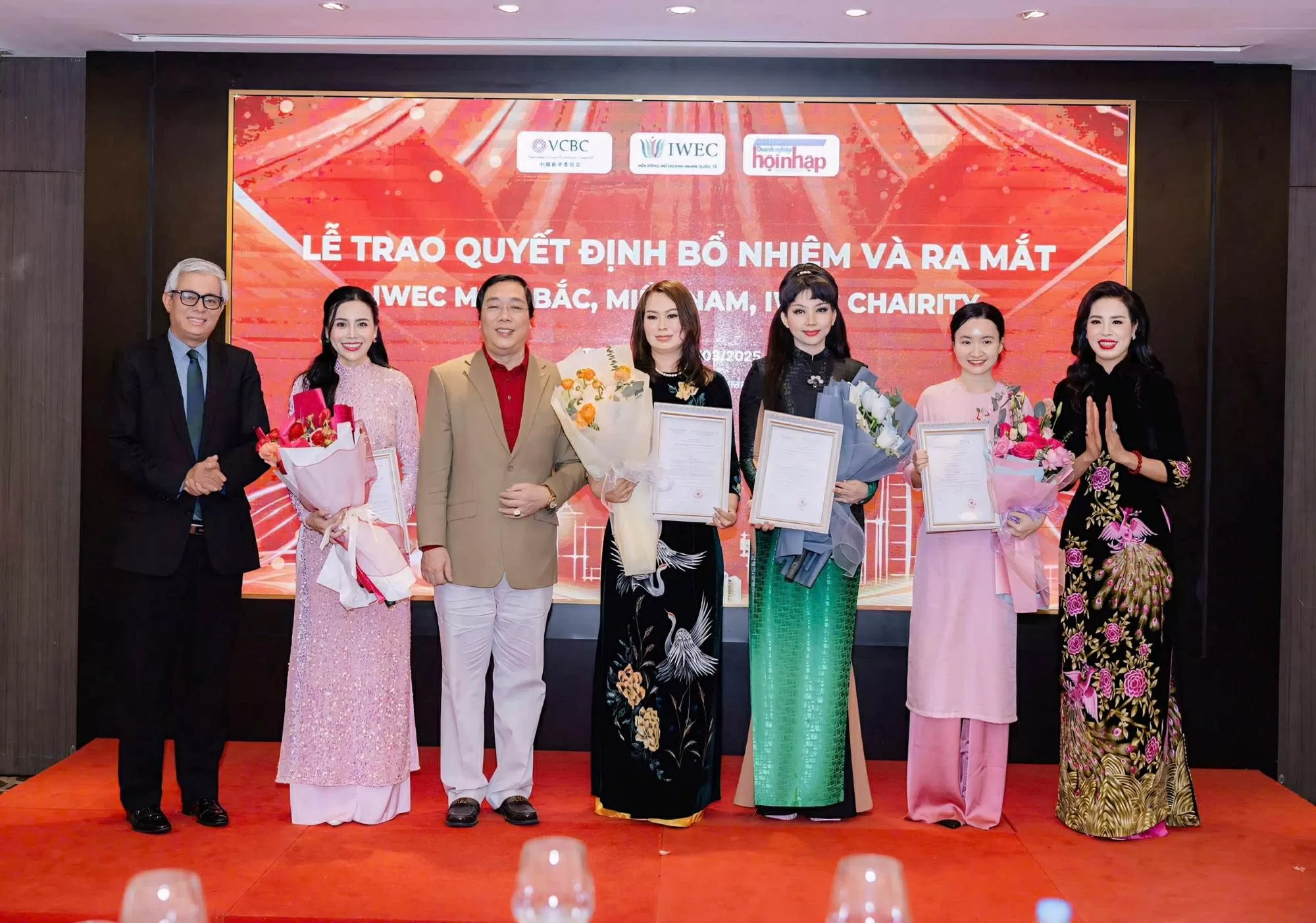 Nâng tầm vị thế của nữ doanh nhân trong kỷ nguyên mới Nâng tầm vị thế của nữ doanh nhân Việt Nam và quốc tế trong kỷ nguyên mới