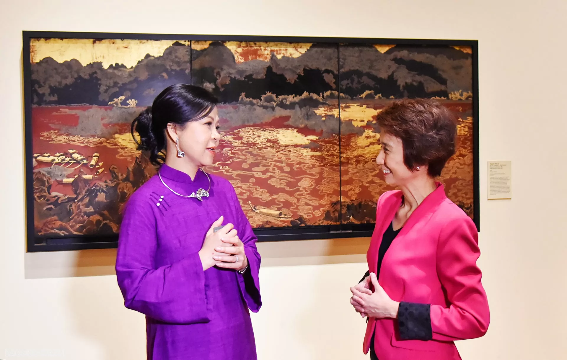 Phu nhân Ngô Phương Ly chứng kiến lễ ký văn kiện hợp tác Học viện âm nhạc Việt Nam-Singapore