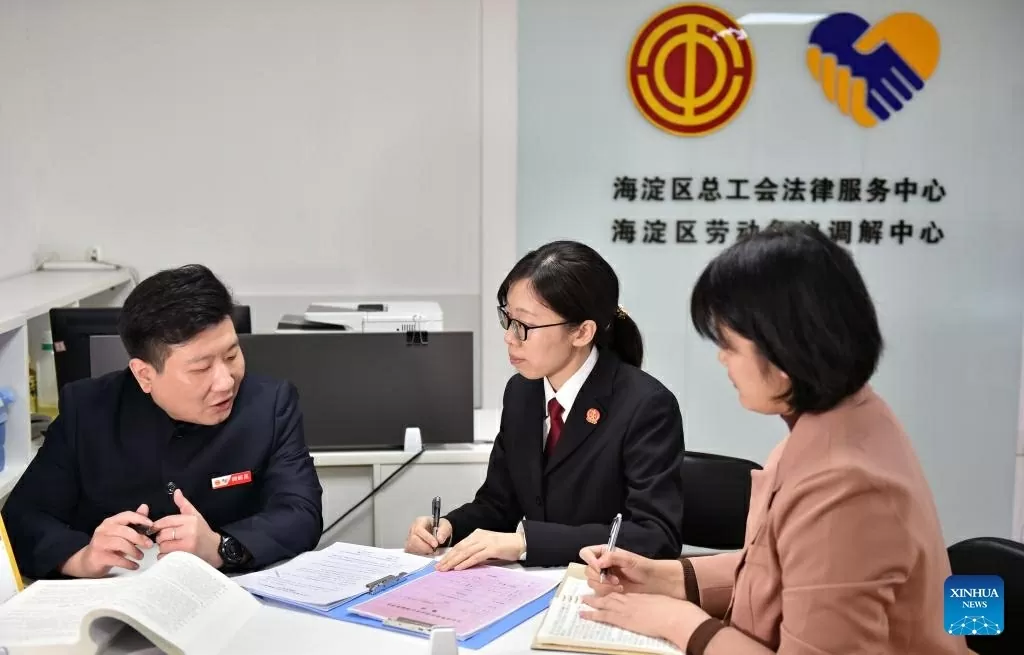 Công việc thường nhật của thẩm phán nữ