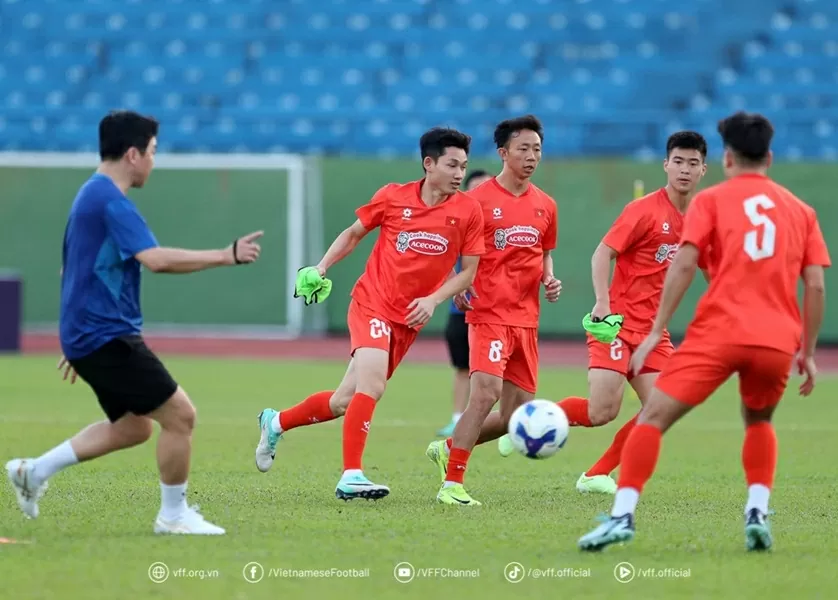 Chấn thương, trung vệ Việt Anh ngậm ngùi chia tay đội tuyển Việt Nam Chấn thương, trung vệ Việt Anh ngậm ngùi chia tay đội tuyển Việt Nam