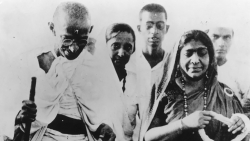 Từ Hành trình muối đến tự do: Khi ôn hòa là ‘ngọn lửa sức mạnh’