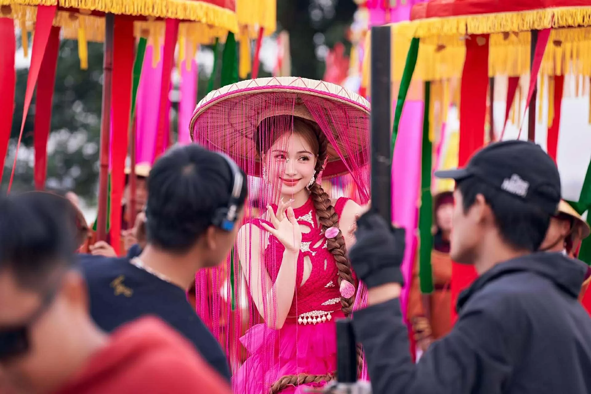 Hình ảnh trong MV “Bắc Bling”. Hình ảnh trong MV “Bắc Bling”.