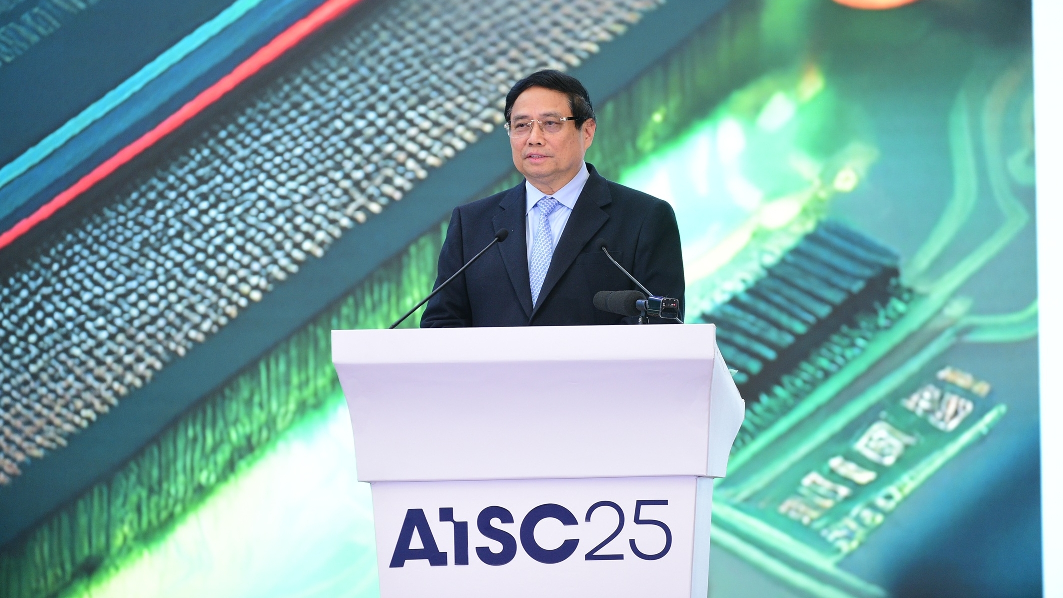 Việt Nam nỗ lực chuyển đổi trạng thái phù hợp với xu thế phát triển chung của nhân loại về AI, bán dẫn