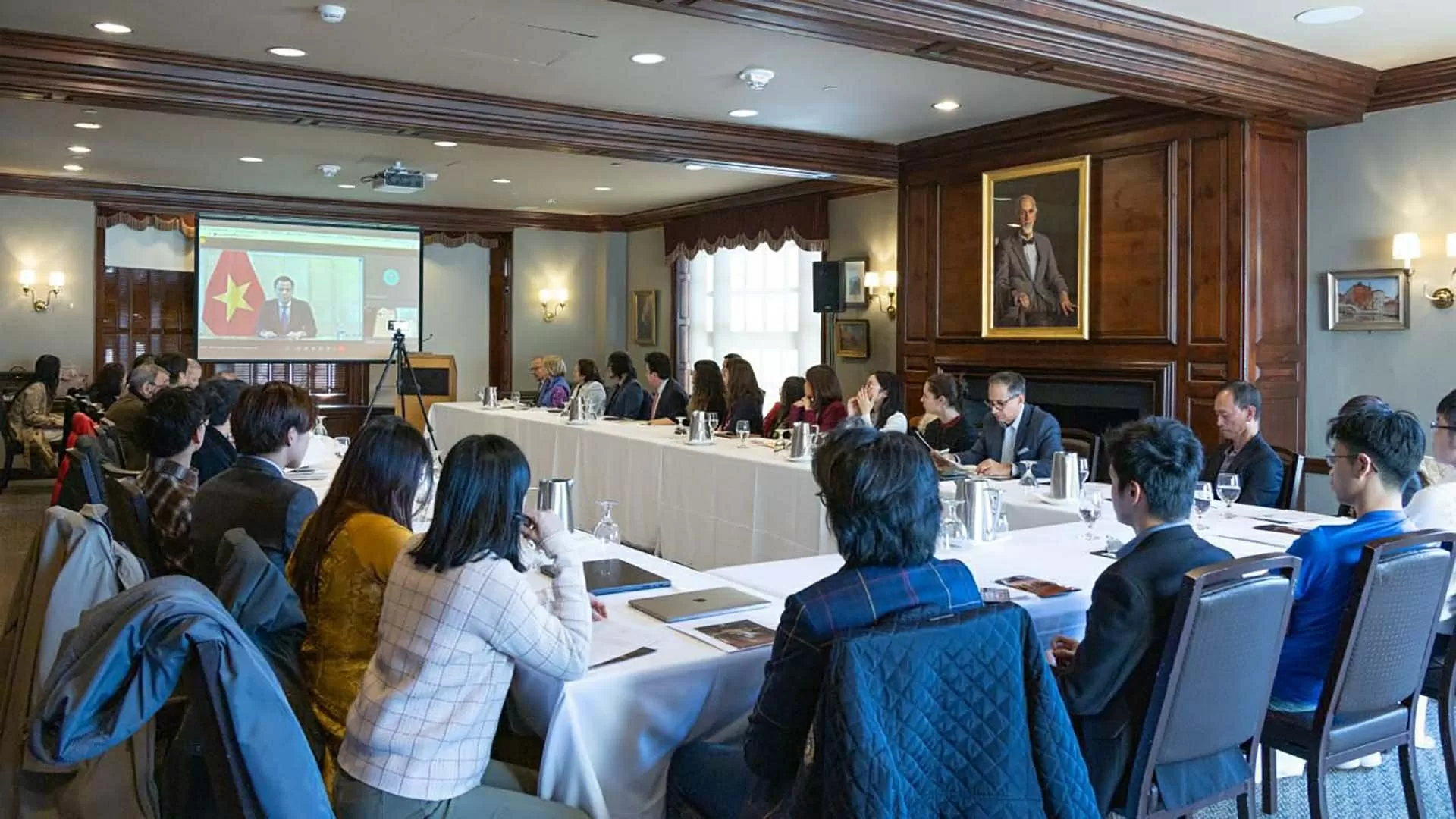 Thúc đẩy hợp tác điện ảnh Việt Nam-Hoa Kỳ: Gìn giữ các giá trị nhân văn trong thời đại số và trí tuệ nhân tạo Thúc đẩy hợp tác điện ảnh Việt Nam-Hoa Kỳ: Gìn giữ các giá trị nhân văn trong thời đại số và trí tuệ nhân tạo